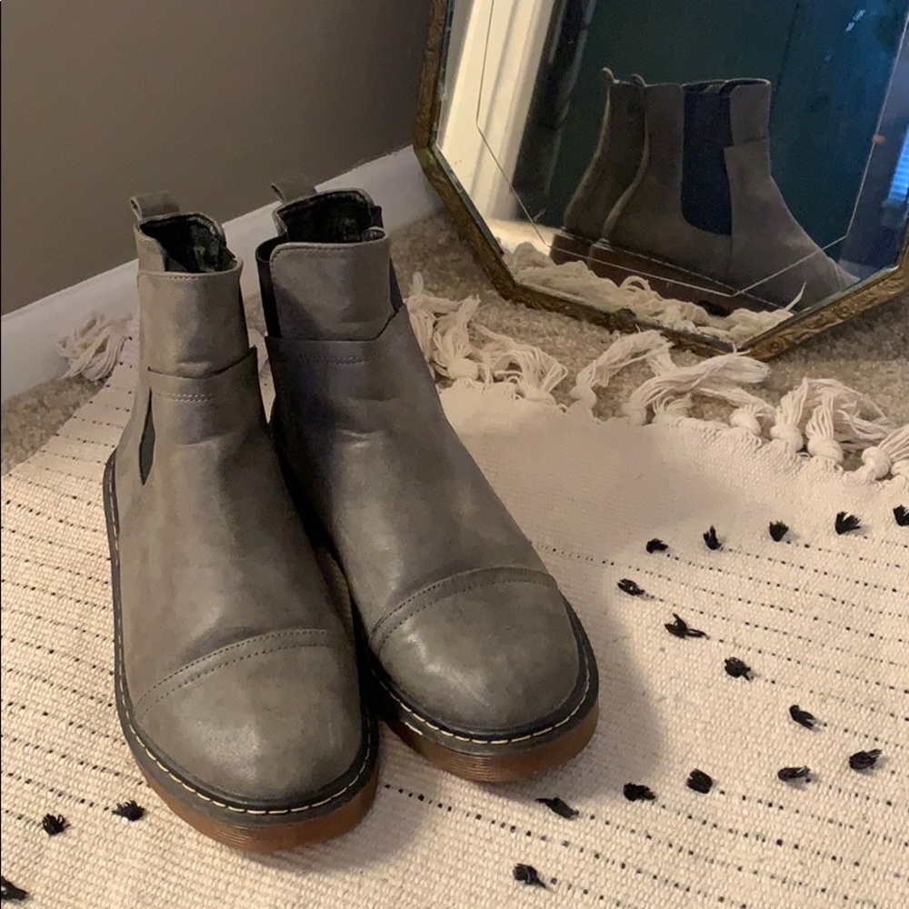 Grey Leather Like New Slip On Boot 41